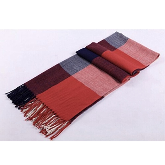 NWOT Women's Multi-Colored Plaid Scarf in Red/Blue/White - Picture 4 of 5